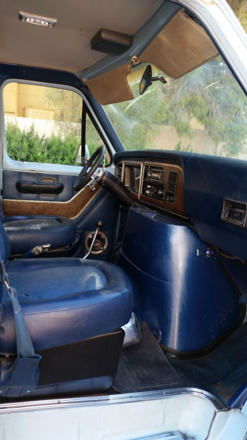 ford e100 econoline club wagon shorty van swb 300c.i. 4speed overdrive origonal
