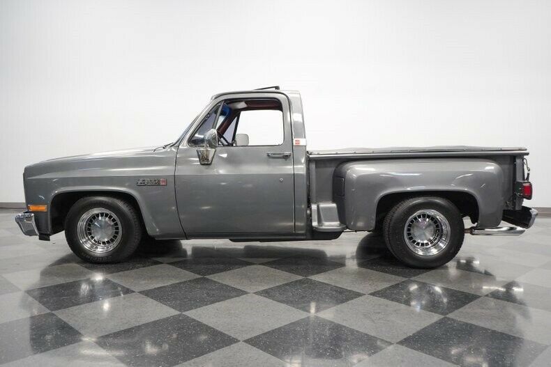 v8 auto classic vintage collector original actual pickup match gray red