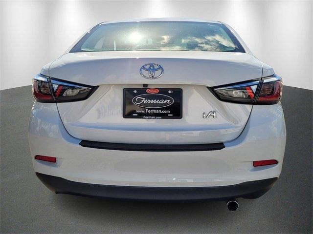 2018 toyota yaris ia base