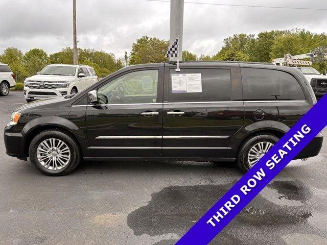 2013 chrysler town & country touring-l in brownsburg, indiana