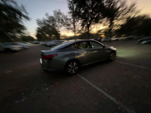 2021 nissan altima 2.5 sl