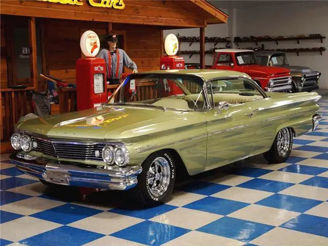 1960 pontiac ventura bubble top-green