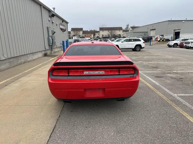 2014 dodge challenger sxt