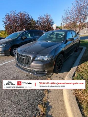 2022 chrysler 300 touring l