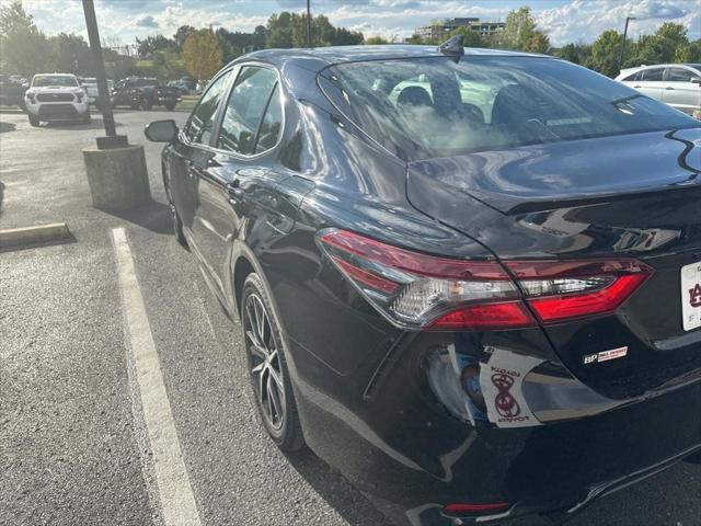 2022 toyota camry se