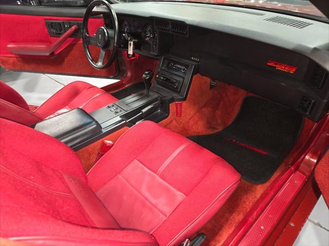 1989 chevrolet camaro iroc z 2dr hatchback