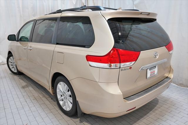 2011 toyota sienna limited