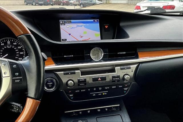 2015 lexus es 300h base