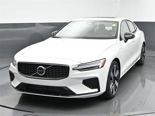 2024 volvo s60 recharge plug-in hybrid t8 plus dark