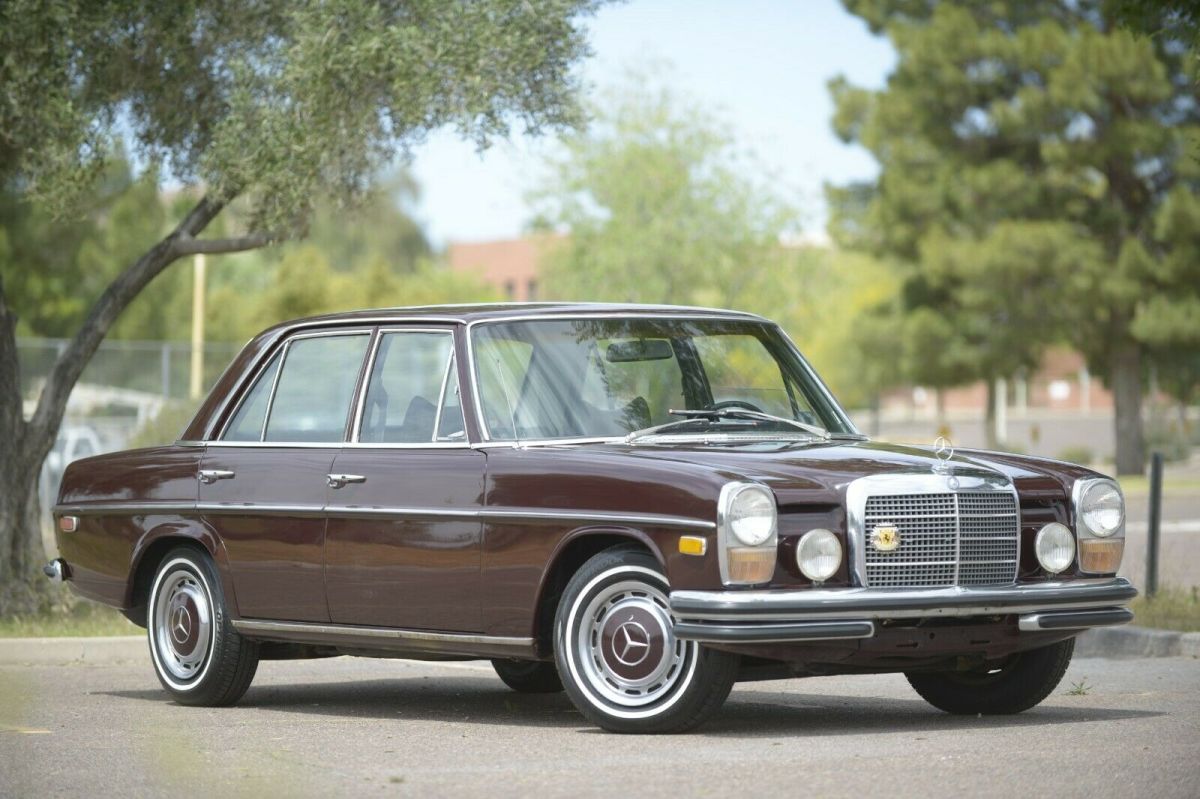 1970 mercedes 250 drives beautiful looks great fun to drive just serviced!!!!!