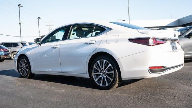 2021 lexus es 250