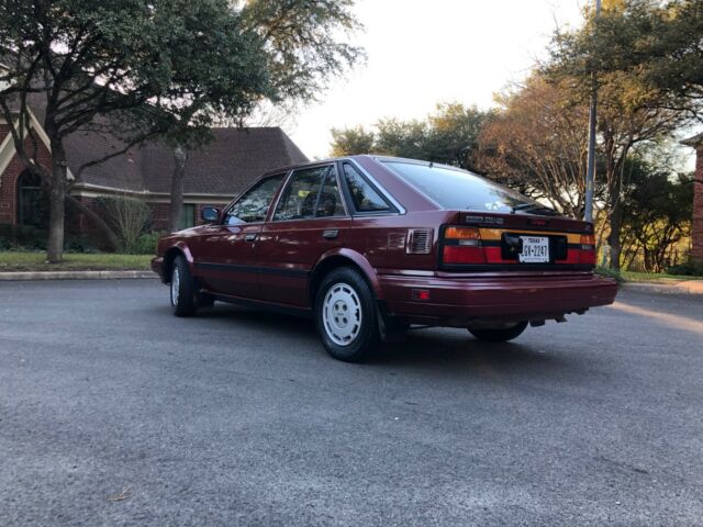1987 nissan stanza xe hatchback -- 58,000 miles! no reserve!