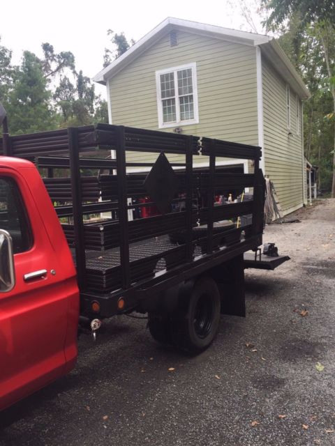 1979 ford 350 w stake body and tommy lift