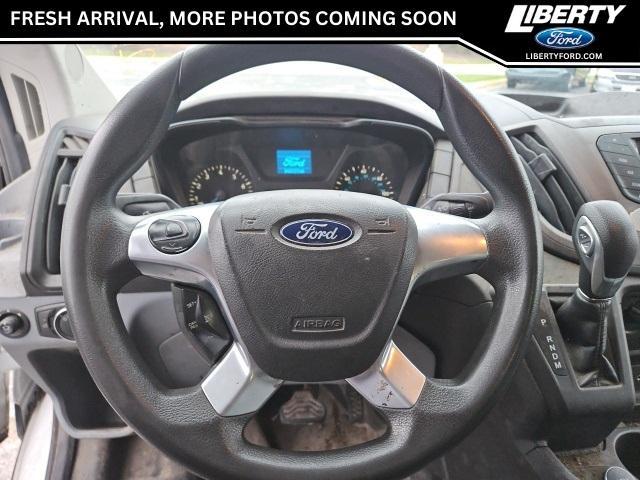 2018 ford transit-250 148 wb medium roof cargo