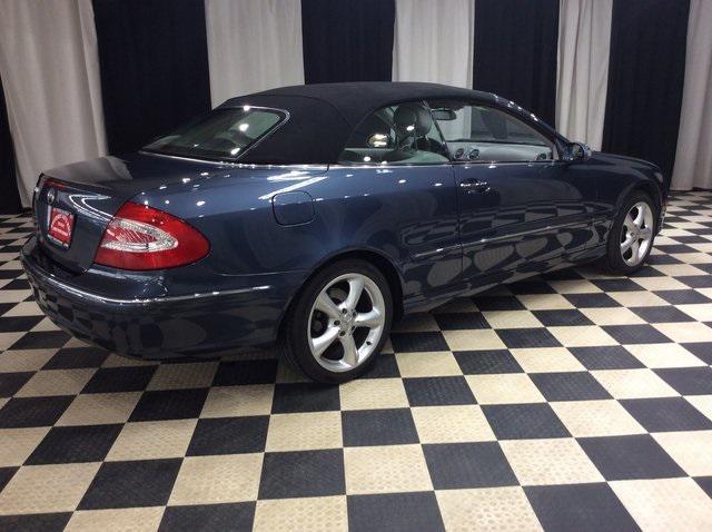2005 mercedes-benz clk-class 320 cabriolet