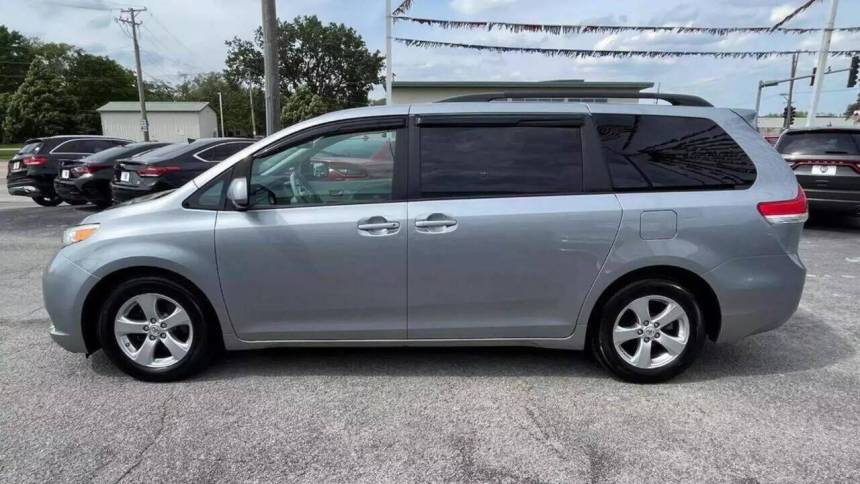 2011 toyota sienna