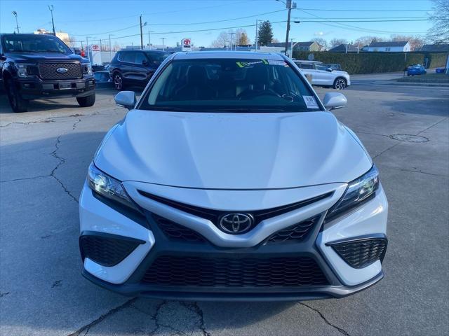 2022 toyota camry se