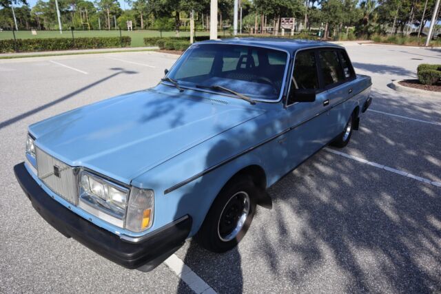 1984 volvo 244 sedan blue rwd manual dl