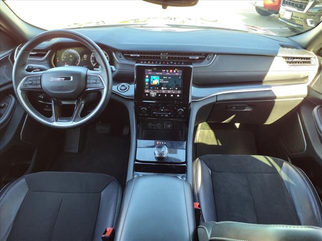 2022 jeep grand cherokee altitude