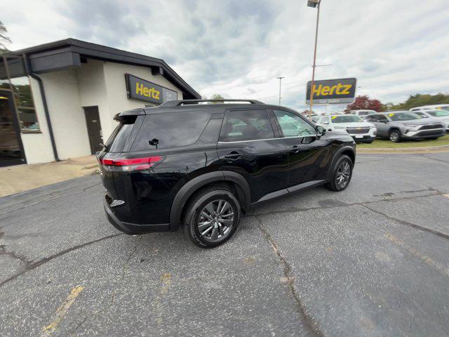 2023 nissan pathfinder sv fwd