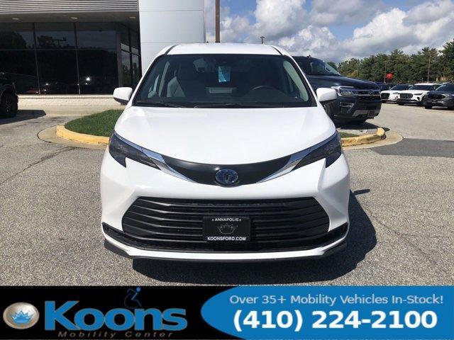 2024 toyota sienna le