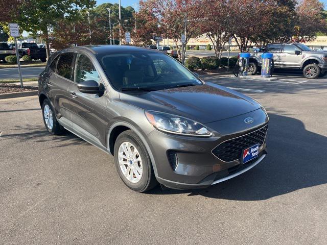 2020 ford escape se
