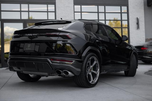 2022 lamborghini urus graphite capsule