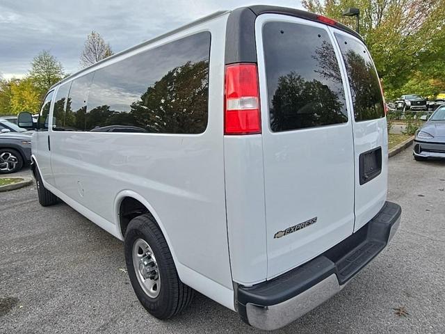 2018 chevrolet express 3500 lt