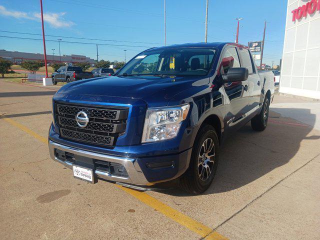 2022 nissan titan sv
