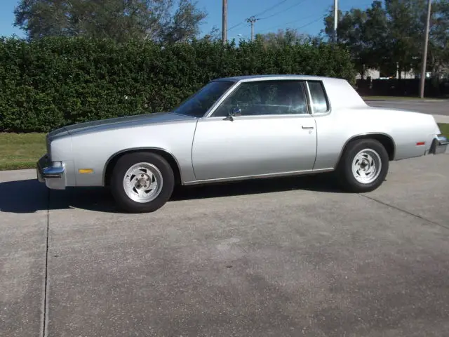 1980 oldsmobile cutluss 2 door v-8 engine automatic transmission