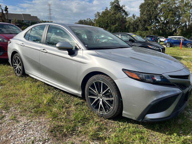 2022 toyota camry se