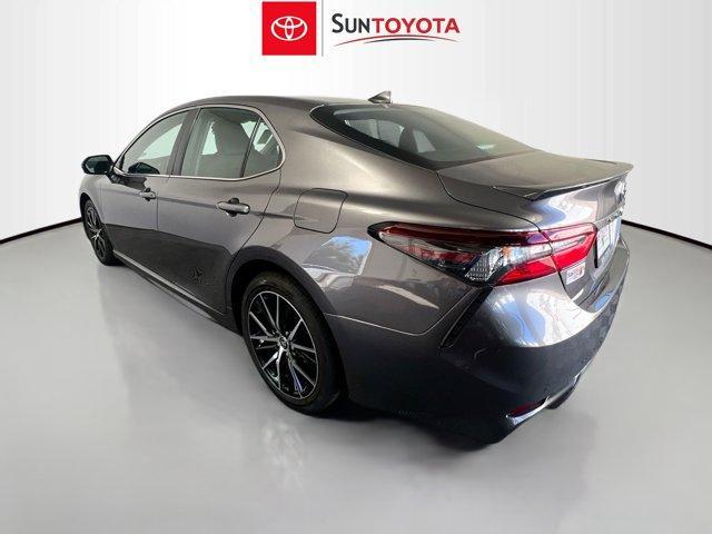 2021 toyota camry se