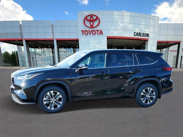 2021 toyota highlander xle