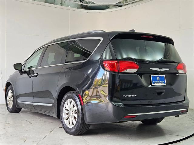 2018 chrysler pacifica touring-l