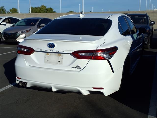 2018 toyota camry hybrid se