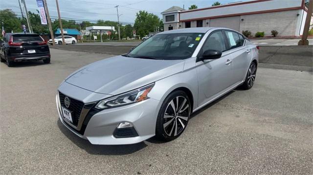 2022 nissan altima sr fwd