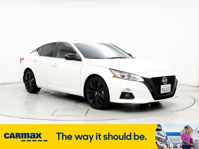 2022 nissan altima sr