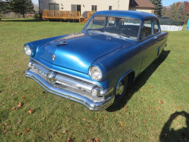 1954 ford car