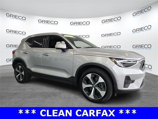 2023 volvo xc40 b5 plus bright theme