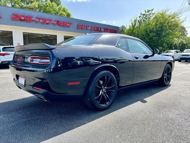 2018 dodge challenger sxt