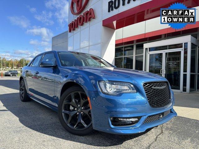 2022 chrysler 300 touring l