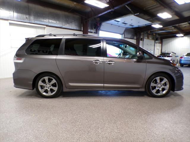 2013 toyota sienna se