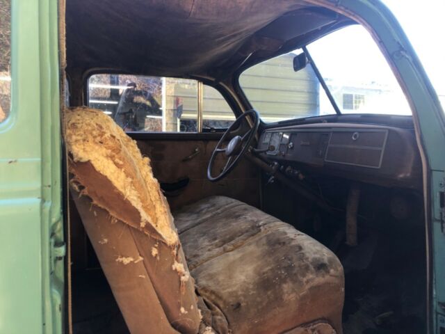 1940 plymouth roadking sedan