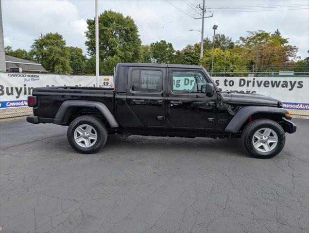 2023 jeep gladiator sport s
