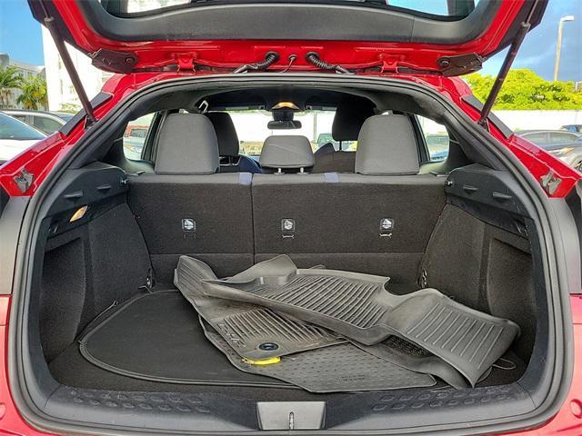2022 toyota c-hr xle