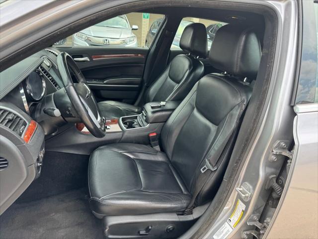 2014 chrysler 300 s