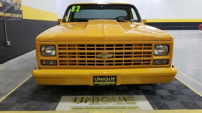 1982 chevrolet c10 stepside! 454 ac very straight! trades?