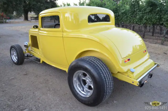 1932 ford model a - 3 wndow coupe - zinc yellow american grafitti car - nice!