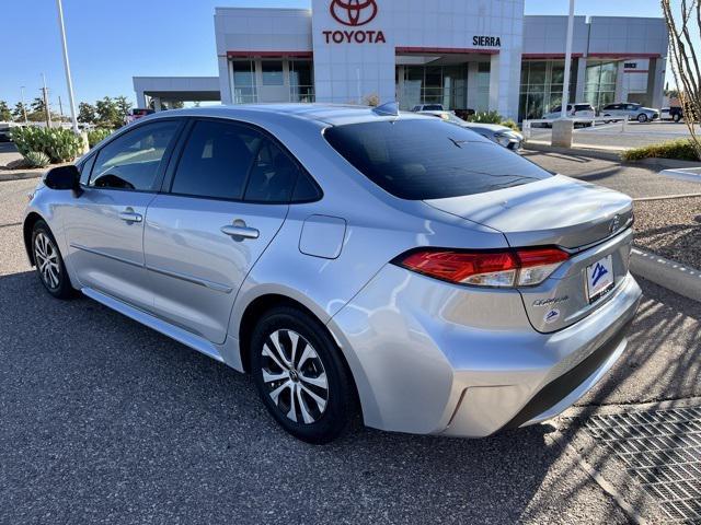 2022 toyota corolla hybrid le