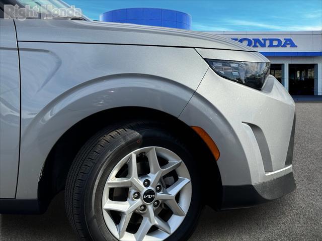 2023 kia soul lx